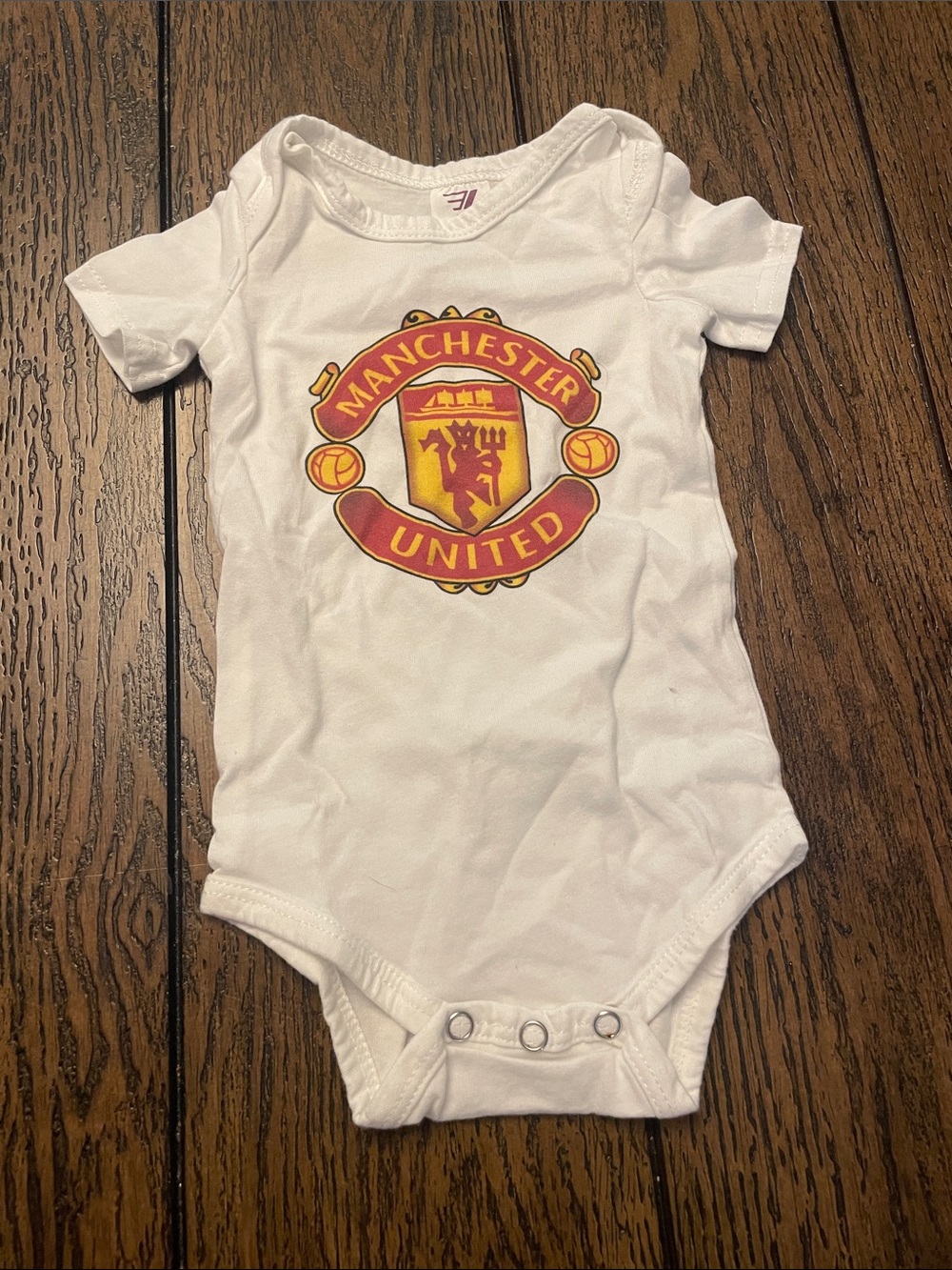 Manchester United short sleeve onesie 0-3 months